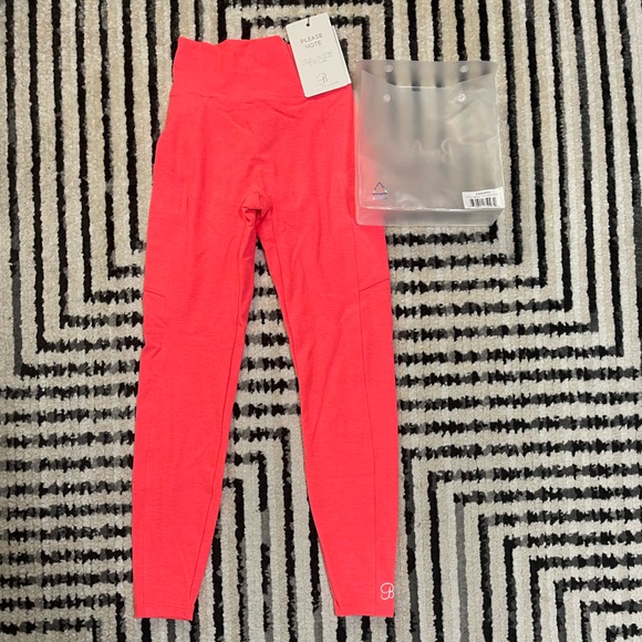 Bombshell Sportswear curves leggings in neon apricot pink size MEDIUM - Picture 1 of 6